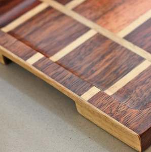 Bandeja de servicio de madera ecológica de mejor diseño para decoración del hogar Hoteles y restaurantes Bar Utensilios de cocina Hecho en India 100PCs MOQ - Product Image 3