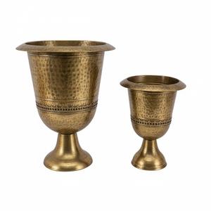 Jarrón de Trompeta de Metal Antiguo de Cobre Hecho a Mano en Diseño Nuevo, Arreglo de Flores Artificiales para Decoración de Bodas y Fiestas - Product Image 5