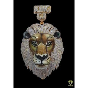Colgante de esmalte de cara de león 3D Iced Out hecho en plata 925 adornado con diamantes de moissanita brillante para regalo de cumpleaños y fiesta - Product Image 2