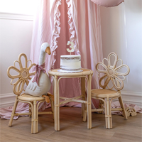 Chaise en bois pour bébés et enfants, design moderne fait main avec options personnalisables