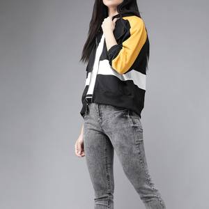 Sudaderas lisas en blanco con capucha de algodón orgánico de alta calidad, estilo ajustado cómodo con logotipo frontal personalizado para hombres y mujeres - Product Image 6