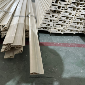 Dewoo 5.6m Moulure décorative en PVC de haute qualité Porte étanche de style moderne Fabricant vietnamien Chambre d'hôtel personnalisée - Product Image 2