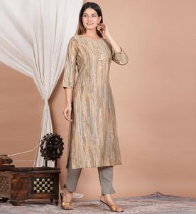 Conjunto de Kurta Recta de Muselina con Estampado Tie-Dye para Mujer, con Cuello Redondo y Mangas 3/4, Combinado con Pantalones - Product Image 1