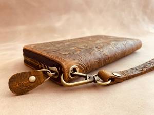 Bolsos de Mano Tipo Clutch de Cuero Genuino Marrón de Primera Calidad para Mujer, Tallados, con Cierre de Broche, Estilo Vintage, Bordados, Portátiles - Product Image 5