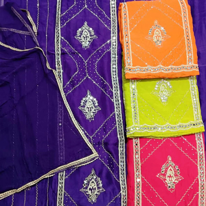 Costumes indiens de créateur modernes non cousus brodés à la main pour femmes pour les fêtes de style traditionnel - Product Image 1