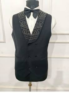 Costume trois pièces noir élégant pour homme, conçu pour les mariages et les événements formels, design classique, élégant et intemporel, grande taille - Product Image 6