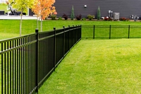 Panneau de clôture en acier inoxydable avec motif treillis pour allée, jardin et sécurité périmétrique de villa