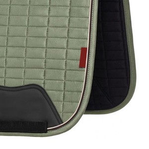 Fournisseur direct d'usine, tapis de selle pour chevaux de dressage, vente en gros, produits équestres élégants et tendance, conception personnalisée de tapis de selle - Product Image 6