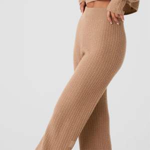 Pantalon de détente en tricot à taille haute pour femme | Pantalon de détente doux, confortable et extensible avec tissu côtelé et taille élastique - Product Image 2