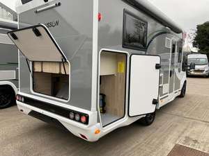 Lujo Todoterreno MotorHome 25-2 Viaje Remolque Caravana Móvil 2025 - Product Image 4