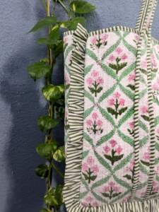 Sac fourre-tout en coton matelassé fait à la main, imprimé en bloc, patchwork, écologique, sac de mode pour femmes, OEM ODM, logo personnalisé, fermeture éclair portable - Product Image 3