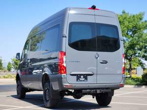Meilleur prix pour un véhicule d'occasion 2025 Me-rce-des-Be-nz Sprin-ter 2500 CARGO 144 WB AWD 4WD - Product Image 2