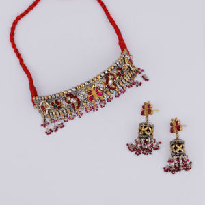 Ensemble collier ras du cou et boucles d'oreilles classiques en argent 925 pour femmes avec perles rouges en cristal naturel - Vêtements de festival et de mariage - Product Image 1