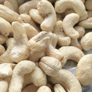 Vente chaude de noix de cajou brutes WW180, WW240, WW320, noix de cajou LP, noix de cajou W240, prix d'usine - Product Image 1