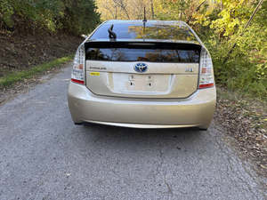 Toyota Prius Four 2011 - Product Image 6