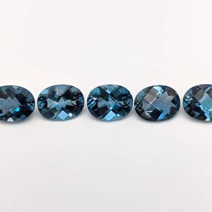 พลอยบุษราคัมสีฟ้าธรรมชาติเจียระไนรูปไข่หลายขนาดสำหรับทำเครื่องประดับ - Product Image 4