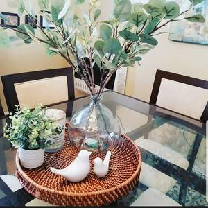 Plateau de service en osier tissé à la main Adiba avec plateau en bois unique au design rustique avec poignées en laiton pour la décoration intérieure - Product Image 6