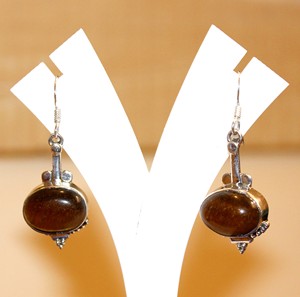 Pendientes Étnicos de Plata de Ley 925 con Cristales, Hechos a Mano en Nepal para la Oración y la Devoción - Product Image 5
