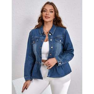 Giacca in denim con bottoni e peplum per donna taglie forti - Product Image 1