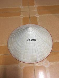 Chapeau en paille traditionnel en bambou fait à la main Fabriqué au Vietnam Meilleur prix Haute qualité Chapeau conique en feuilles Non La Vietnam Prix bas - Product Image 2