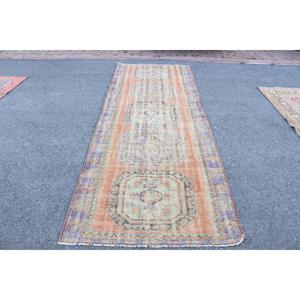 Tapis turc vintage, tapis de couloir 4x10,8 pi (122x328 cm), tapis en laine à motifs floraux orange - Product Image 1