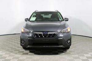 Usado 2022 Su-ba-ru Crosstrek Premium AWD con asientos de tela Luz de dirección izquierda Asientos interiores con calefacción Sistema de navegación - Product Image 3