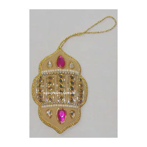Nuevo diseño tradicional para decoración interior y exterior Bordado dorado Zari y trabajo con cuentas Adorno colgante de Navidad - Product Image 1