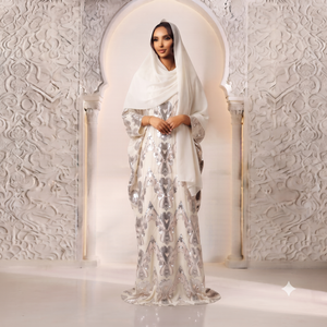 Ensemble Maqbal Dirac de couleur marron premium - Robe somalienne traditionnelle élégante avec des paillettes scintillantes et un châle assorti - Product Image 2