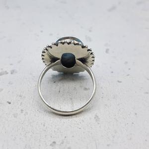 Plata de Ley 925 hecha a mano, piedra preciosa de Larimar bohemio, anillo de diseñador artesanal, anillo de diseñador de trabajo nepalí, tendencia 2025 - Product Image 2