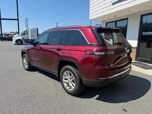 Utilisé 2023 Je-ep G-ran-d Ch-ero-kee Lar-edo - Product Image 6