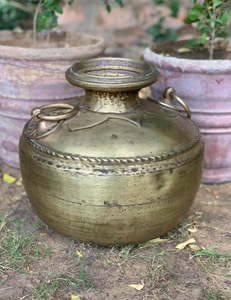 Pot de plante en métal de couleur cuivre au design martelé, écologique, décoratif, petit pot pour plantes succulentes, jardin d'intérieur - Product Image 1