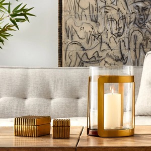 Lámpara de Huracán de Lujo Contemporánea con Acabado en Latón, Base de Cuero Sintético Cosido, Tubo de Vidrio Transparente, Portavelas - Decoración Navideña y de Pascua - Product Image 6