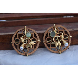 Pendientes chapados en oro de madera para niñas y mujeres, treanding hecho a mano, de latón, piedra de madera, aretes étnicos - Product Image 6