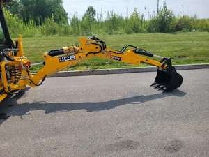 Chargeuse sur pneus JCB 1CXT d'occasion et neuve avec rétrocaveuse, composants principaux : moteur, roulement, pompe, boîte de vitesses - Product Image 5