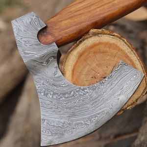 Haches en acier de Damas de style artisanal avec motif en acier décoratif et manche en bois massif Haches en acier de Damas - Product Image 3