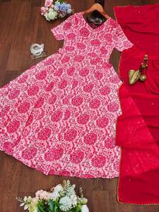 Summer Trending 2024 Best Color Flair Full Anarkali Design V Neck Fancy Dress para damas y niñas Wear - Product Image 5