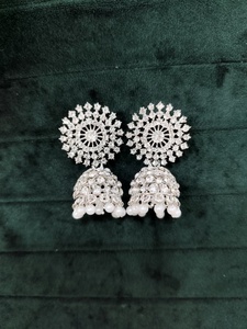 Boucles d'oreilles lustre traditionnel indien Vintage de luxe Zircon plaqué rhodium laiton et argent déclaration femmes - Product Image 2