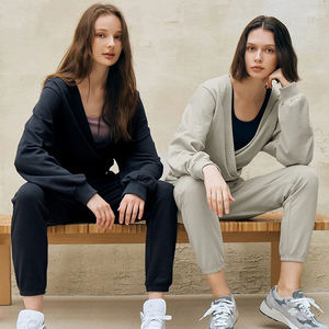 Sudaderas con capucha de algodón de alta calidad para mujer Jersey de manga larga Crop Top Sudadera con cuello en V profundo - Product Image 2