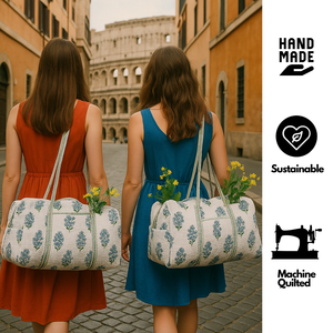 Luxe Sport Weekender Duffle Bag Été Bleu Blanc Floral Bloc Imprimé Coton Machine Matelassé Portable pour les Aventures Quotidiennes - Product Image 2