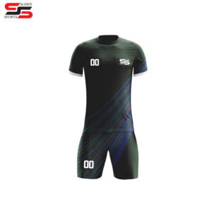 Conjunto de uniforme de fútbol sublimado, camiseta de malla transpirable y pantalones cortos a juego - Product Image 5