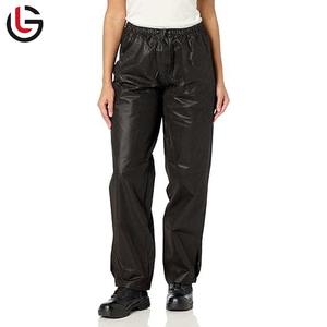 Combinaisons de pluie décontractées résistantes à l'eau OEM avec ventilation avancée et tissu léger et respirant en taffetas pour l'extérieur - Product Image 4