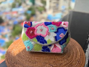 Sac à main brodé de perles de créateur très demandé, sac à main perlé tendance pour les occasions décontractées, les fêtes et les voyages, disponible au meilleur prix - Product Image 4