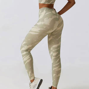 Uso al aire libre Tela suave Mujeres Yoga Set Venta al por mayor Casual Mujeres Yoga Set Nuevo diseño Mujeres Yoga Set - Product Image 5