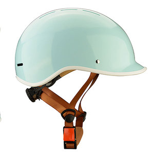 Casco de equitación con diseño transpirable y ventilación para mantener la cabeza fresca durante largas sesiones de montar al aire libre - Product Image 2