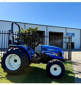 New- Holland T4.75 4WD Diesel Walking Tractor Mini 40-180HP Tractor de ruedas con 10-120HP Componente de núcleo de motor de potencia nominal. - Product Image 1