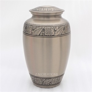 โกศใส่เถ้ากระดูกทองเหลืองสำหรับขี้เถ้าของมนุษย์บินรูปนกอินทรีอเมริกาธงชาติสหรัฐอเมริกาสลักโกศทองเหลือง - Product Image 3