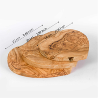 Planche à découper en bois d'olivier en forme de cœur ArtisRaw Premium - Durable, écologique et facile à nettoyer - 7,9x7 pouces, 1,5 cm d'épaisseur