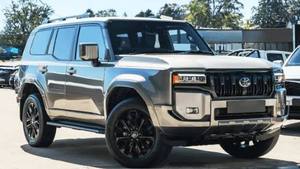 Toyota Land Cruiser VX Hybrid 2.5HG Premium Edition 2026 d'occasion pour conduite à gauche, automatique, Euro VI, 0 km, neuf, 4 portes, intérieur cuir, SUV intermédiaire, export - Product Image 2