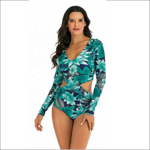 2022 elegante estampado de mujer de talla grande alto Rash Guard Outfit diseño personalizado y logotipo con conjuntos Rush Guard - Product Image 3