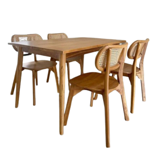 Juego de comedor hecho de madera maciza de teca con ratán tejido y material de alta calidad para uso en interiores y exteriores. - Product Image 6